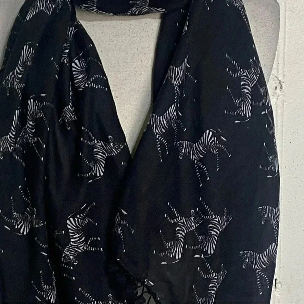 Black & white zebra print scarf with pom pom‎ trim